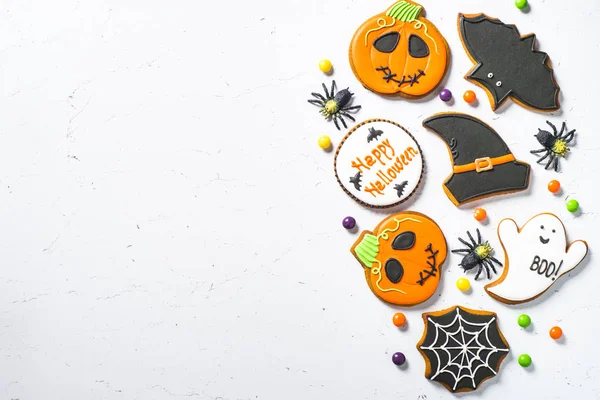 Halloween Gingerbread Cookies - pumpkin, ghosts, witch hat, spid — Stock Photo, Image