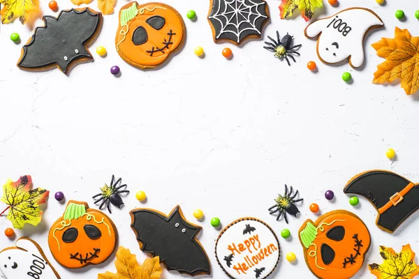 Biscoitos de gengibre de Halloween - abóbora, fantasmas, chapéu de bruxa, spid — Fotografia de Stock