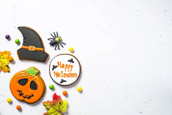 Galletas de pan de jengibre de Halloween - calabaza, fantasmas, sombrero de bruja, spid — Foto de Stock