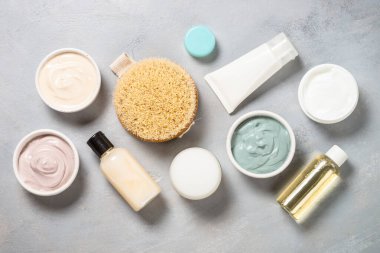 Pembe fırında kil maske, cilt ürünleri.