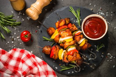 Sebzeli şiş kebap..