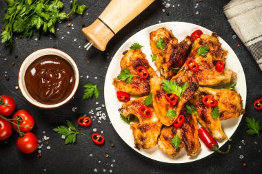 Kızarmış tavuk kanadı..