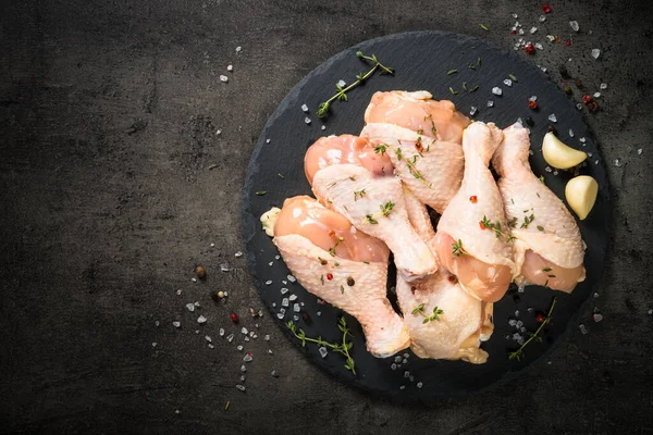 Siyah otlu tavuk budu..