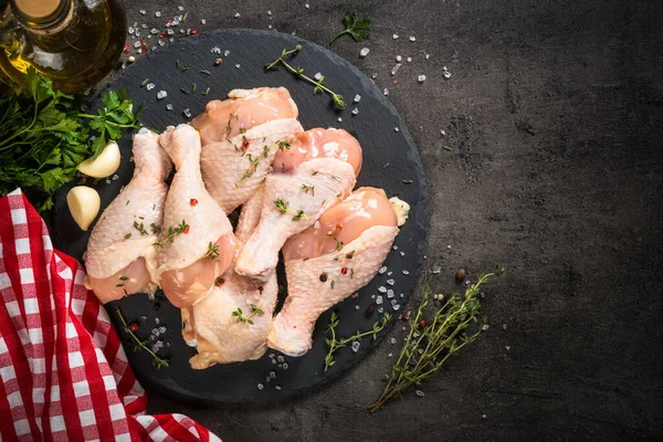 Siyah otlu tavuk budu..