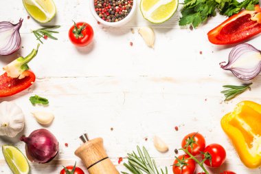 Beyaz ahşap masada yemek pişirme arka planı.