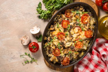 Sebze görünümlü fırında et..