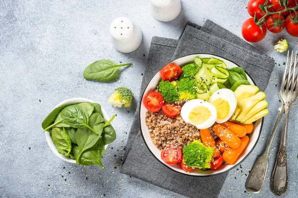 Karabuğday ve sebzeli Buda kasesi..