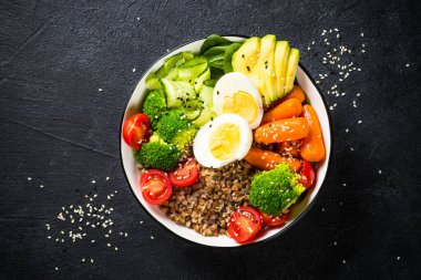 Karabuğday ve sebzeli Buda kasesi..