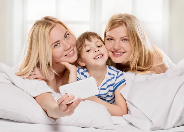 Selfie divertente a casa — Foto Stock