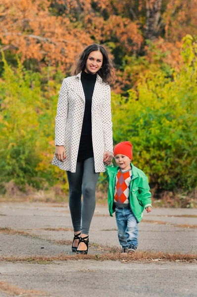 Madre con figlio — Foto Stock