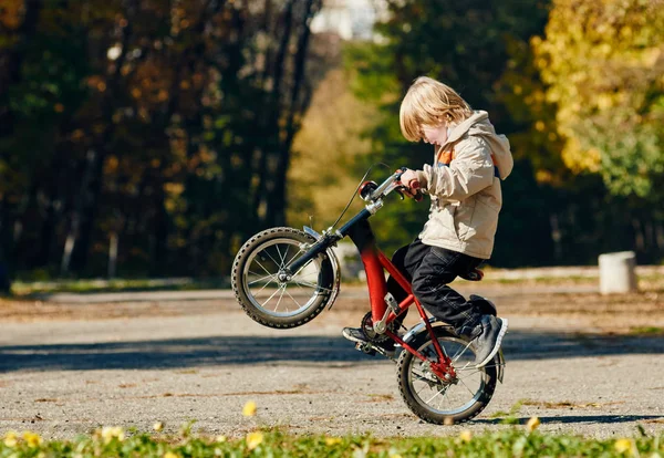 Little boy stuntman — Stock Photo, Image