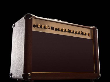 kahverengi gitar amp