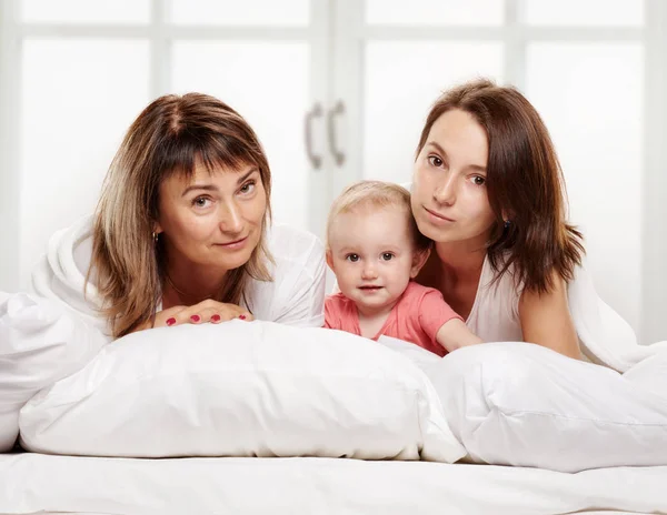 Generación de mujeres felices —  Fotos de Stock