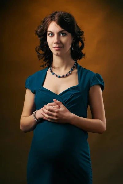 Urocza kobieta w ciąży. — Zdjęcie stockowe