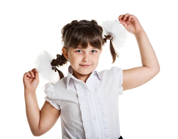 Mooie Jonge Schoolmeisje Tonen Van Haar Schattige Vlechten — Stockfoto