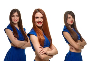 Üç gülümseyen kız
