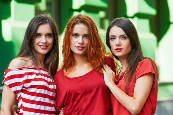 Tres mujeres hermosas — Foto de Stock