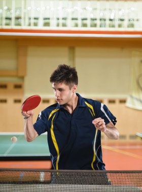 Tenis oyuncu raket ile