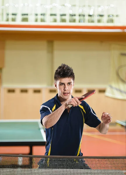 Junge Tennisspielerin — Stockfoto