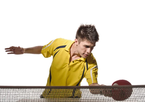 Homme jouant au ping pong — Photo