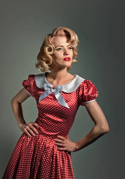 Beautiful young retro pinup blonde — Stock Photo, Image