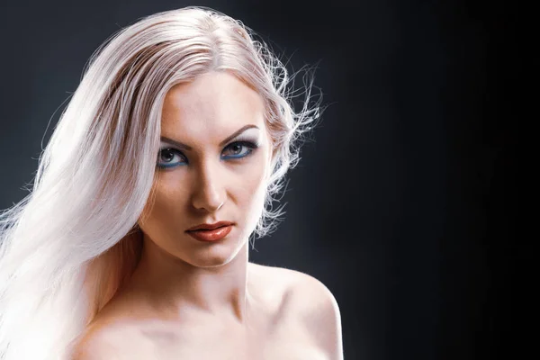 Blond modemodel — Stockfoto