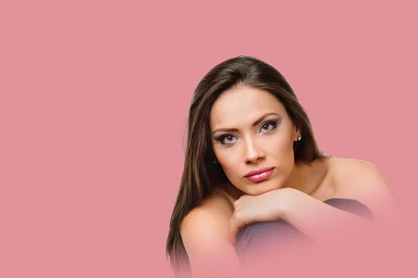 Portrait of woman with straight long hair — Stock Photo, Image