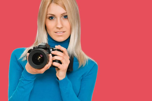 Schönheit lächelnder Fotograf — Stockfoto