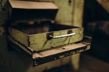 Meral Endüstri. Demir mengene. Fabrika ekipmanı. Havalandırma ve drenaj borusu üretimi... yuvarlanan çelik levha. Metal endüstrisi. Öğütücü makine. Fabrika ekipmanı. Stan 'i kov. basınç pompaları