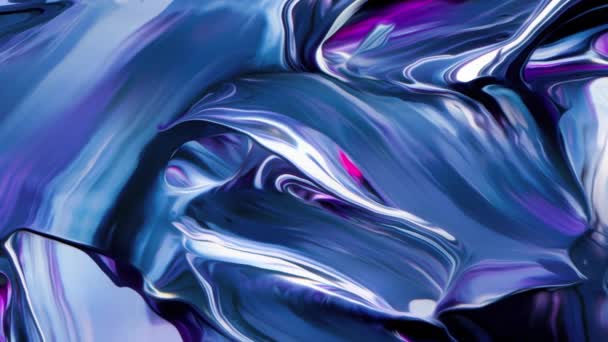 水にカラフルなミックスインクとガッシュの雲 スタイリッシュな3D抽象アニメーションカラー波滑らかな壁 概念多色液体パターン パープルブルー波反射面マクロ トレンディなカラフルな流体 — ストック動画