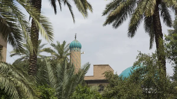 Minarete de mesquita em Iraque — Fotografia de Stock