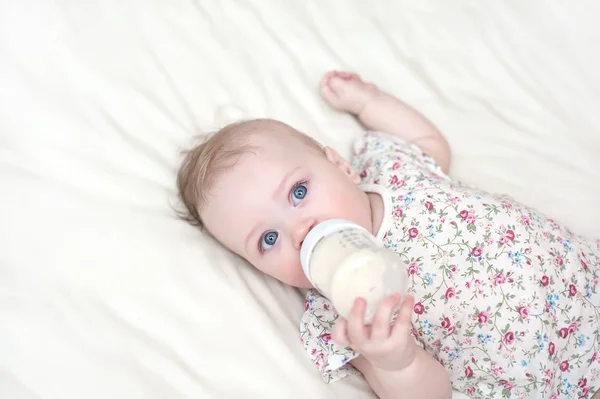 Pequena Menina Bonita — Fotografia de Stock