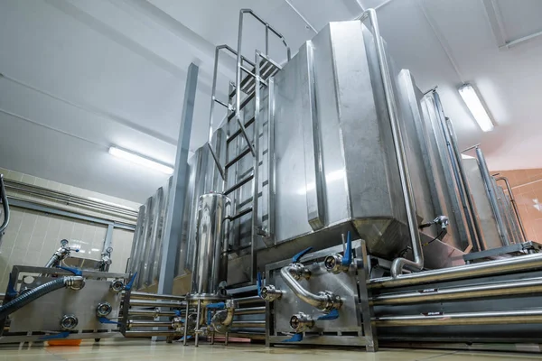 Storage of liquid with stainless steel tanks.