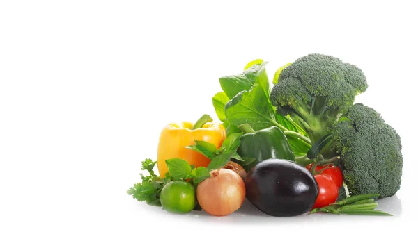 Verduras sobre fondo blanco — Foto de Stock