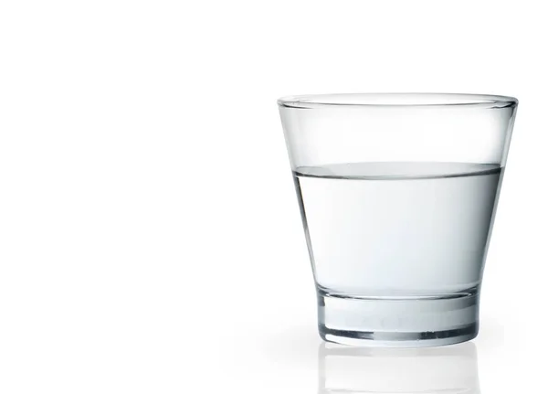 Glas med vatten — Stockfoto