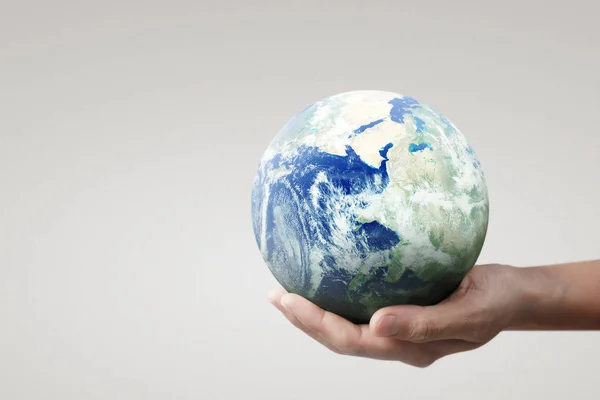 Globe, Ziemia w ręku, trzymając naszą planetę świecące. Obraz ziemi PR — Zdjęcie stockowe