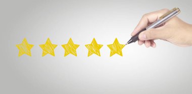 El çizimi yıldızlarla bulanık arkaplan derecesi, yıldız çizimi