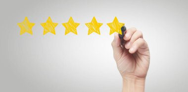 El çizimi yıldızlarla bulanık arkaplan derecesi, yıldız çizimi