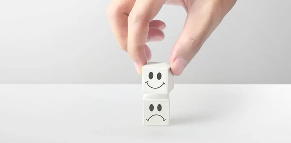 Concept Creatieve Idee Innovatie Blokje Hand Met Symbool — Stockfoto