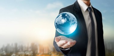 Dünya, insan elinde, gezegenimizi parıl parıl tutuyor. Dünya resmi Nasa tarafından sağlandı