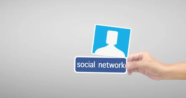 Mani Che Tengono Servizio Social Networking Stampato Carta — Foto Stock