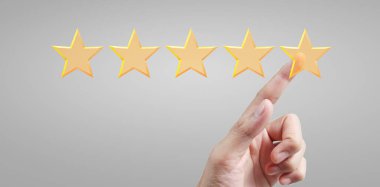 Beş yıldızın yükselmesiyle yükselin. Değerlendirme ve sınıflandırma kavramını ve el değerlendirmesini artırın