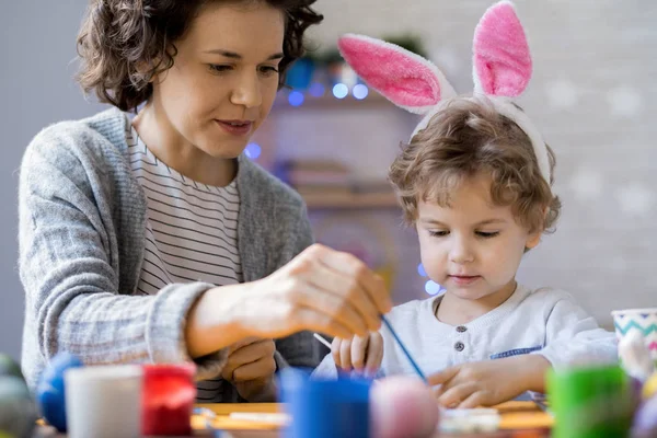 Porträt Des Süßen Kleinen Jungen Mit Hasenohren Der Hause Mit — Stockfoto