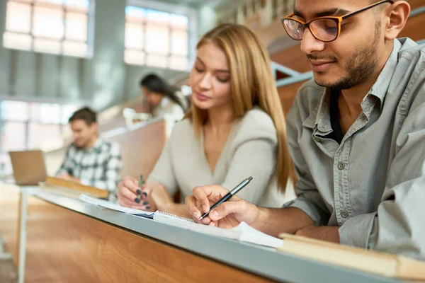 Multi Ethnic Group Students Sitting Desk Lecture Hall Modern College — Stock Photo, Image