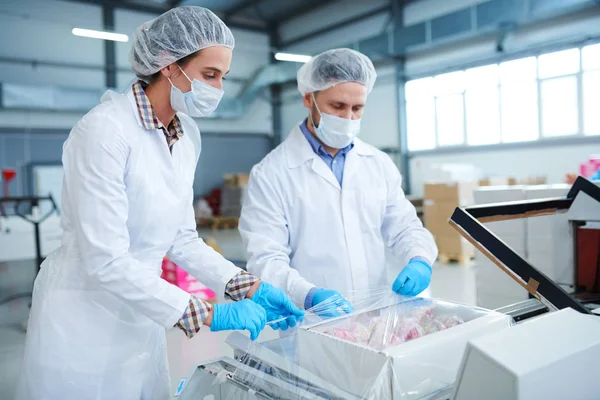 Confectionery Factory Employees White Coats Packing Paper Box Pastry Plastic — Stock Photo, Image
