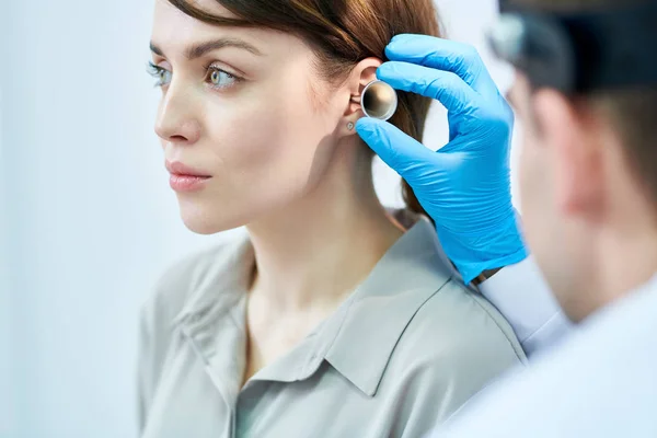 Portrait Unrecognizable Doctor Examining Ears Hearing Beautiful Young Woman — Stock Photo, Image