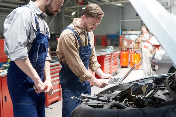 Side View Portrait Two Modern Bearded Mechanics Looking Hood Car — Stock Photo, Image