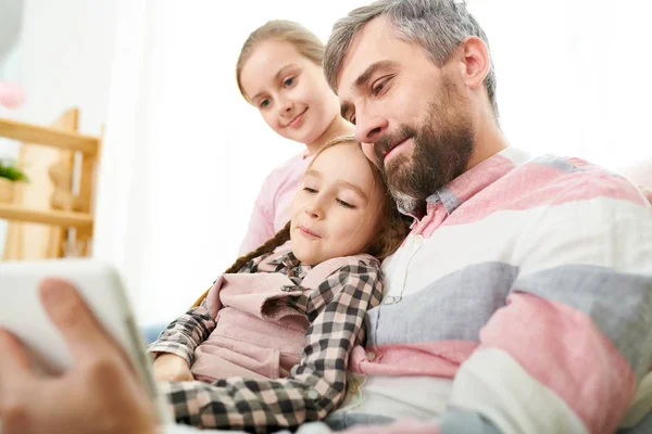 Portrait Smiling Mature Man Holding Little Girl While Watching Videos — Stock Photo, Image