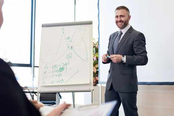 Portrait Bearded Business Coach Smiling Cheerfully While Standing Whiteboard Giving — Stock Photo, Image