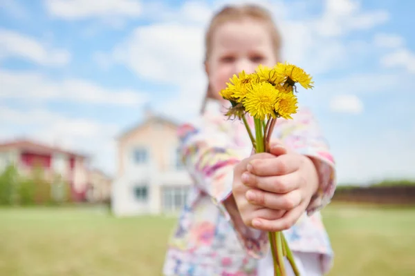 Blurred Waist Portrait Cute Red Haired Girl Holding Dandelions Focus — Stock Photo, Image